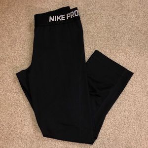 Nike Pro Dri-Fit Black Cropped Leggings